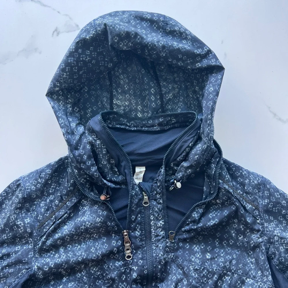 Lululemon jacket size 6 blue spring forward jacket running - Picture 6 of 13